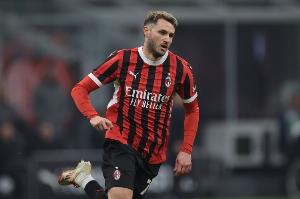 墨西哥前锋希门尼斯：期待金杯赛决赛 离开米兰的传闻不会困扰我