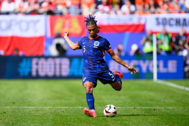 米兰体育-【人物】逆转功臣阿克：避实就虚的左路导航员