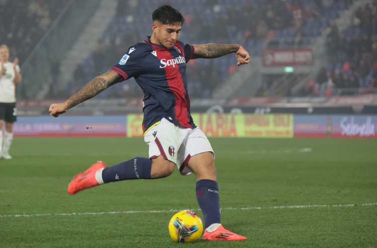 ac米兰-罗马诺：尽管新月有正式接触，但博洛尼亚从未想过放卡斯特罗