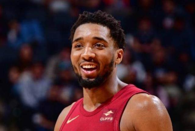 米兰体育官网-保守也是一种赌博 骑士队疯狂续约埋下定时炸弹