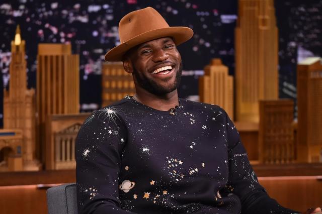 米兰体育官网-詹姆斯在洛杉矶站稳脚跟，他的影响力不止在篮球场